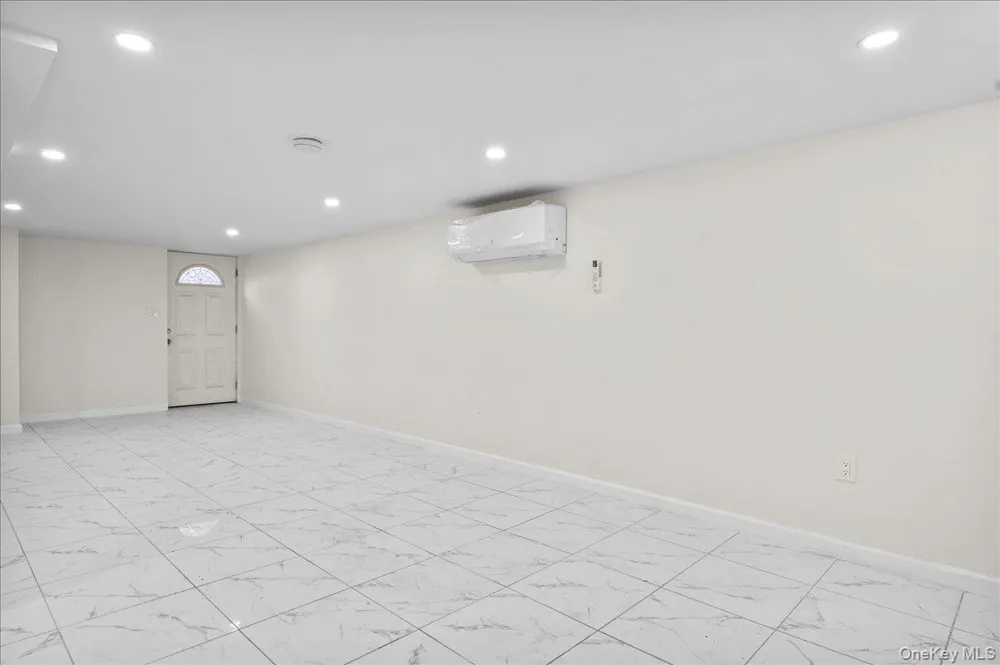 1302 E 223rd Street Bronx, NY 10466