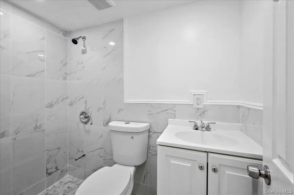 1302 E 223rd Street Bronx, NY 10466