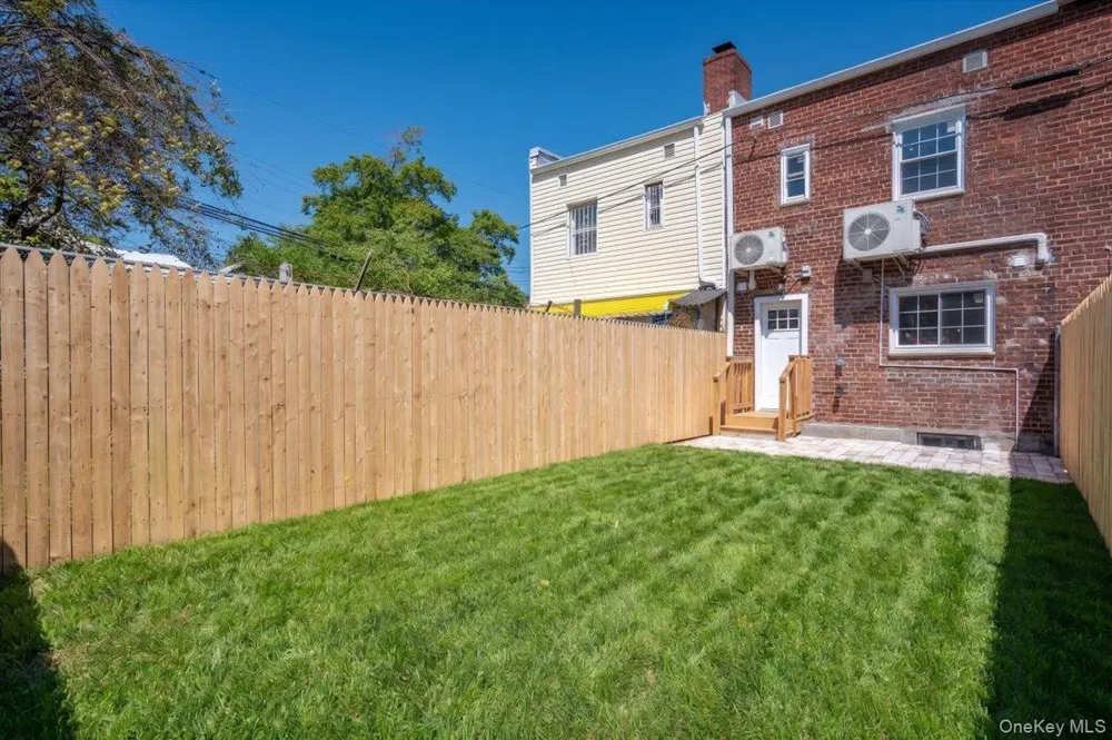 1302 E 223rd Street Bronx, NY 10466