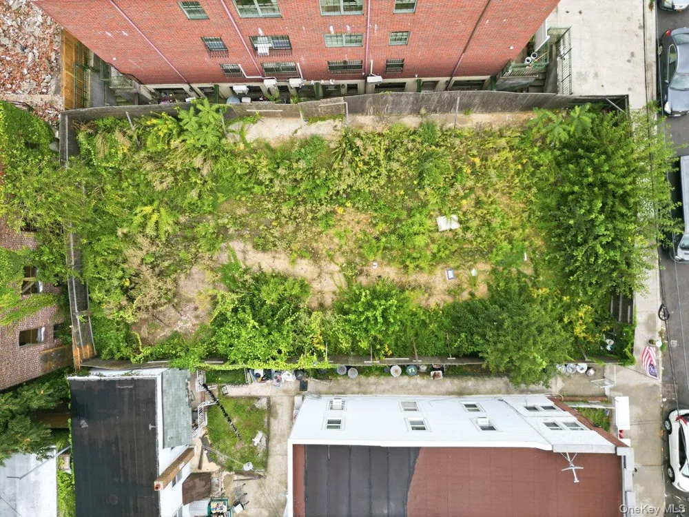6710 15th Avenue Brooklyn, NY 11219