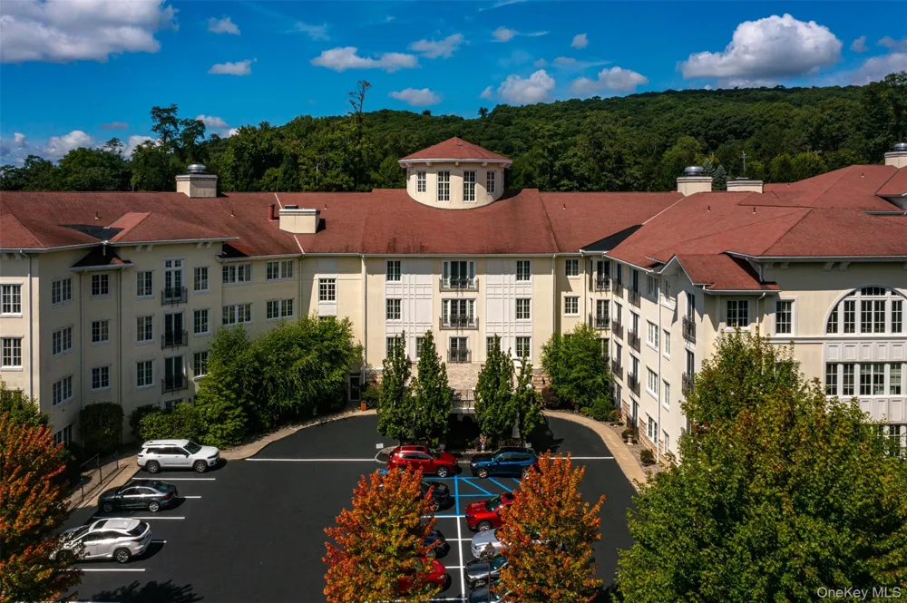 427 Trump Park Shrub Oak, NY 10588