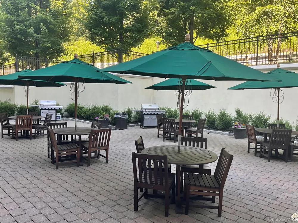 427 Trump Park Shrub Oak, NY 10588