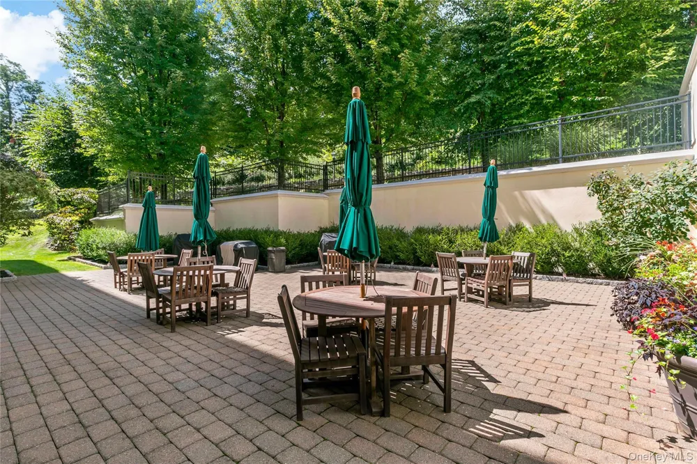 427 Trump Park Shrub Oak, NY 10588