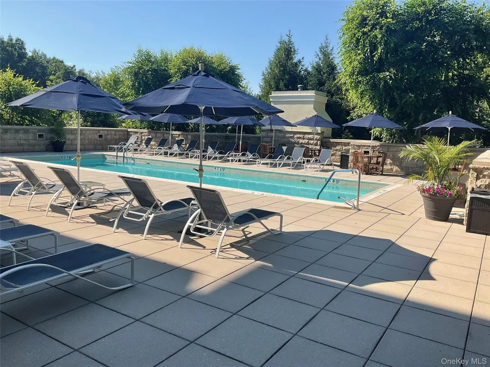 427 Trump Park Shrub Oak, NY 10588