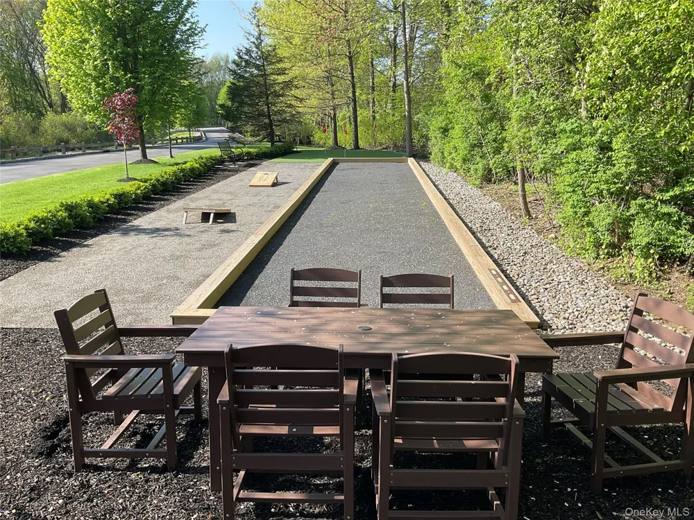 427 Trump Park Shrub Oak, NY 10588