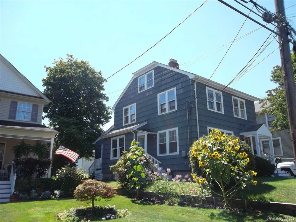 46 Sterling Court Huntington, NY 11743