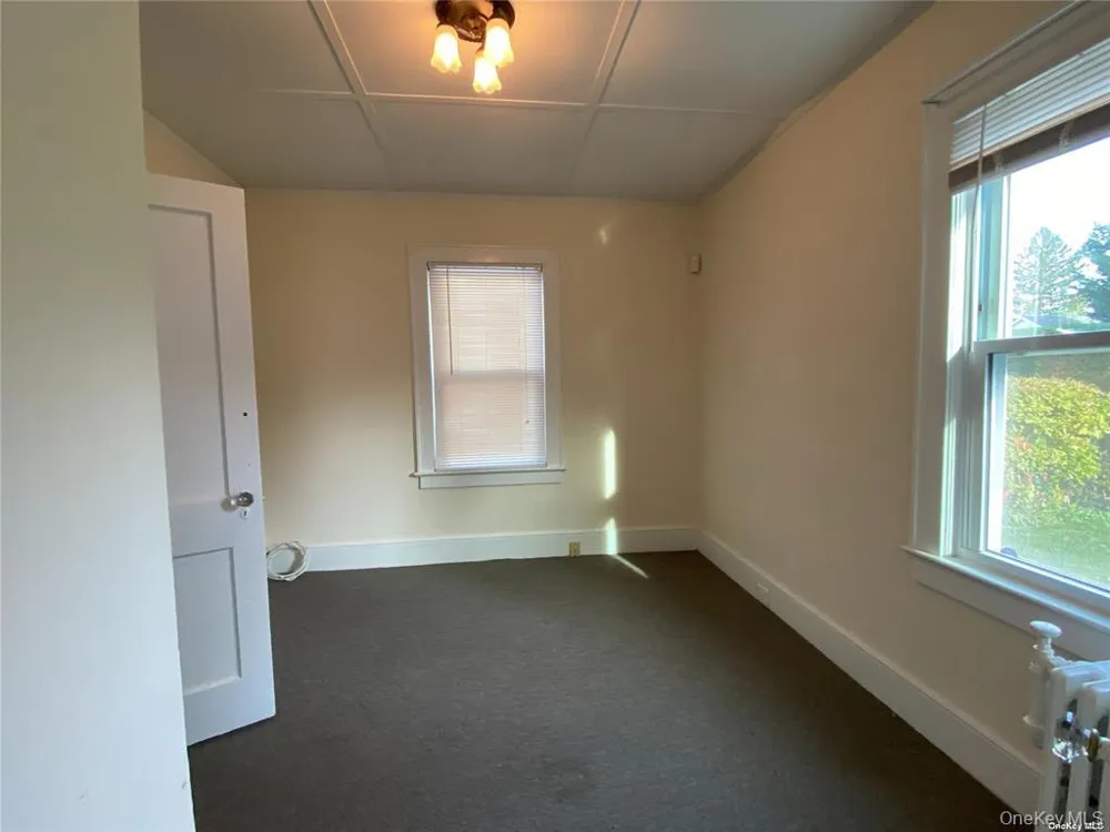46 Sterling Court Huntington, NY 11743