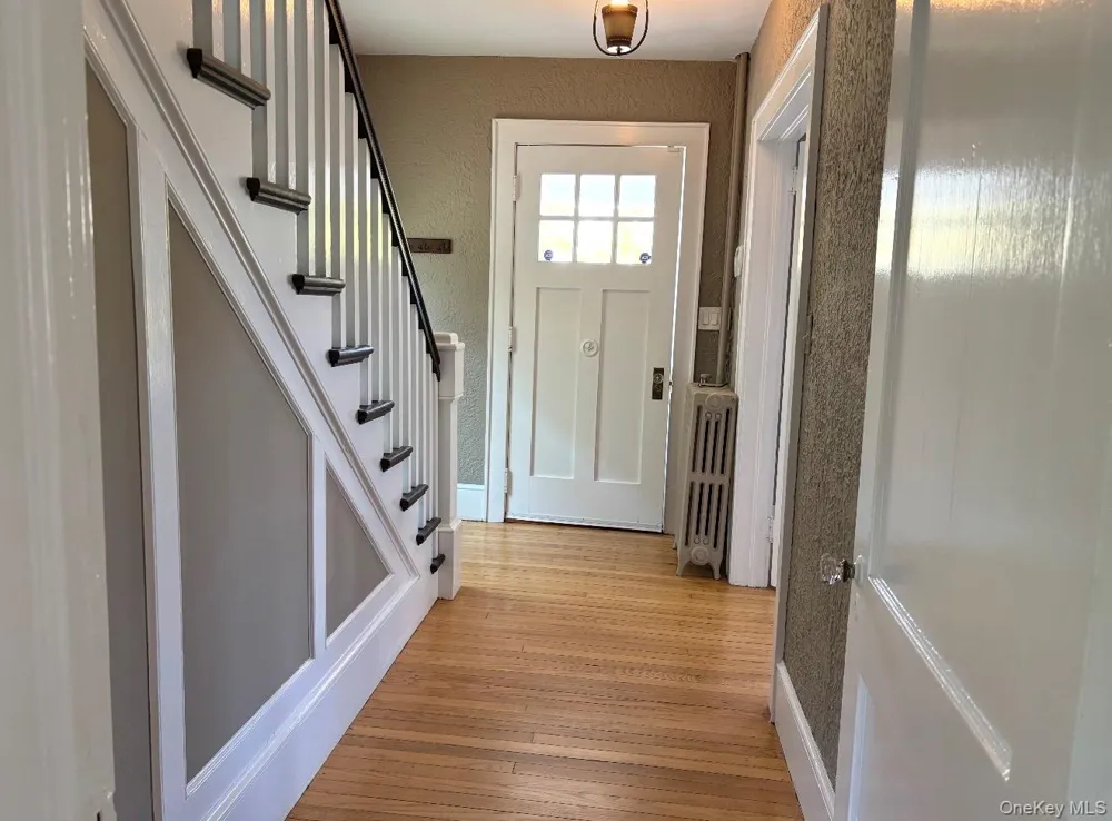 46 Sterling Court Huntington, NY 11743
