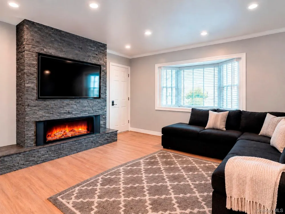 433 S 7th Street Lindenhurst, NY 11757