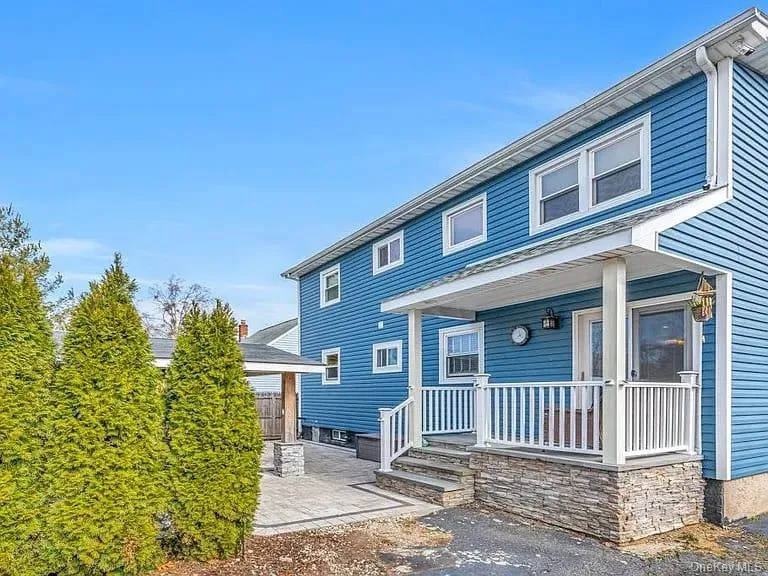 433 S 7th Street Lindenhurst, NY 11757