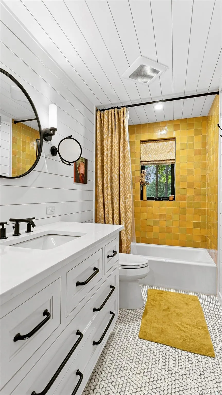 1114 Barrett Circle W Carmel, NY 10512