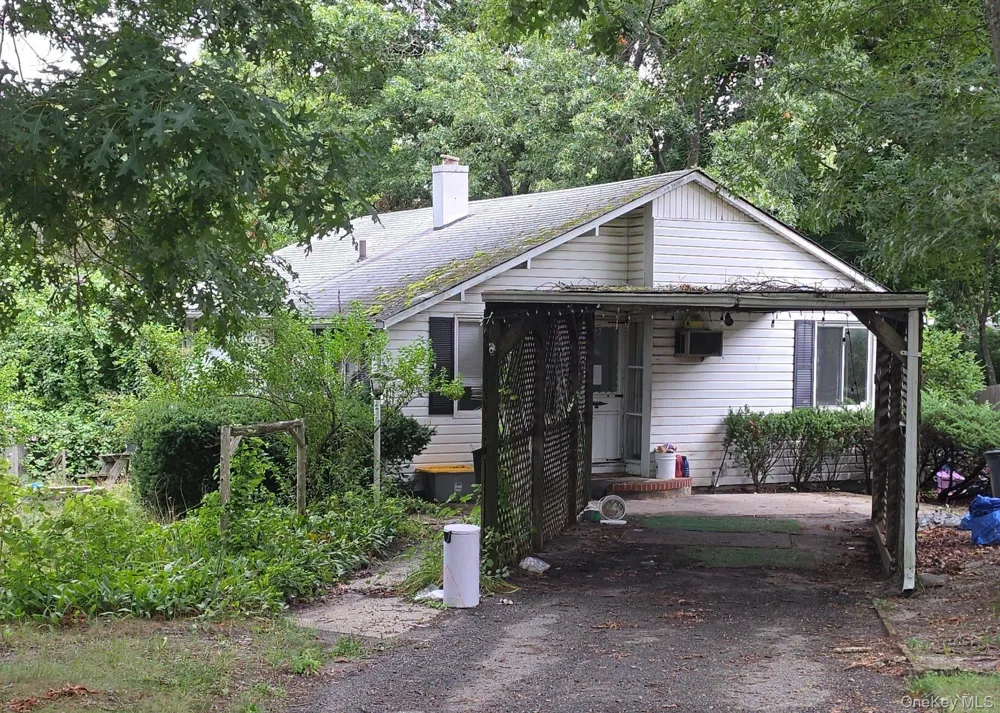 49 Wildwood Trail Riverhead, NY 11901
