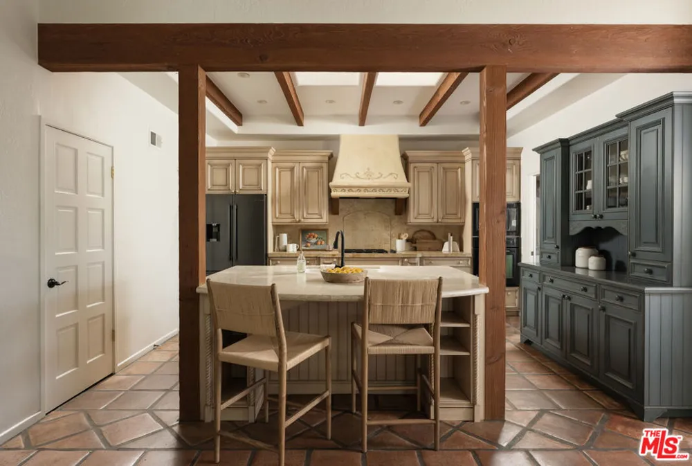 4585 Vieja Drive Santa Barbara, CA 93110