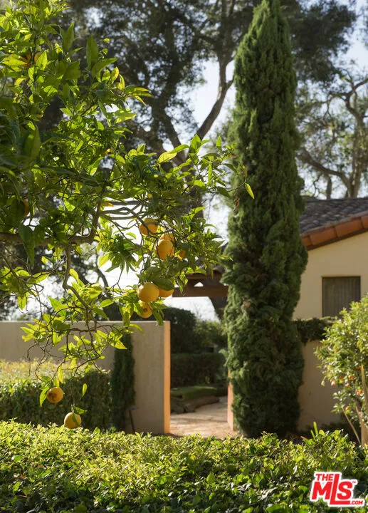 4585 Vieja Drive Santa Barbara, CA 93110