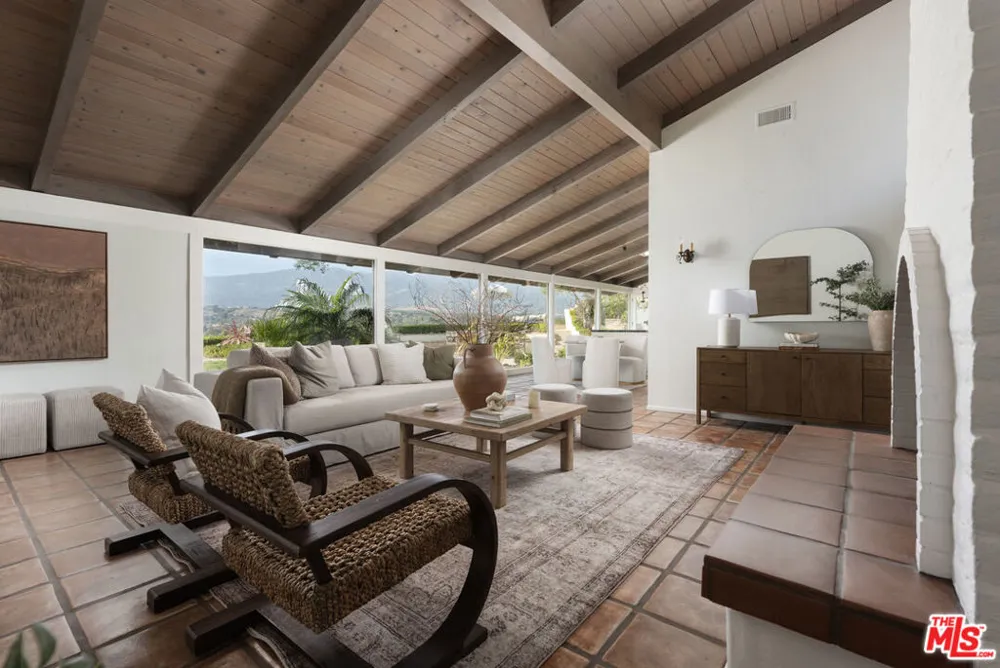 4585 Vieja Drive Santa Barbara, CA 93110