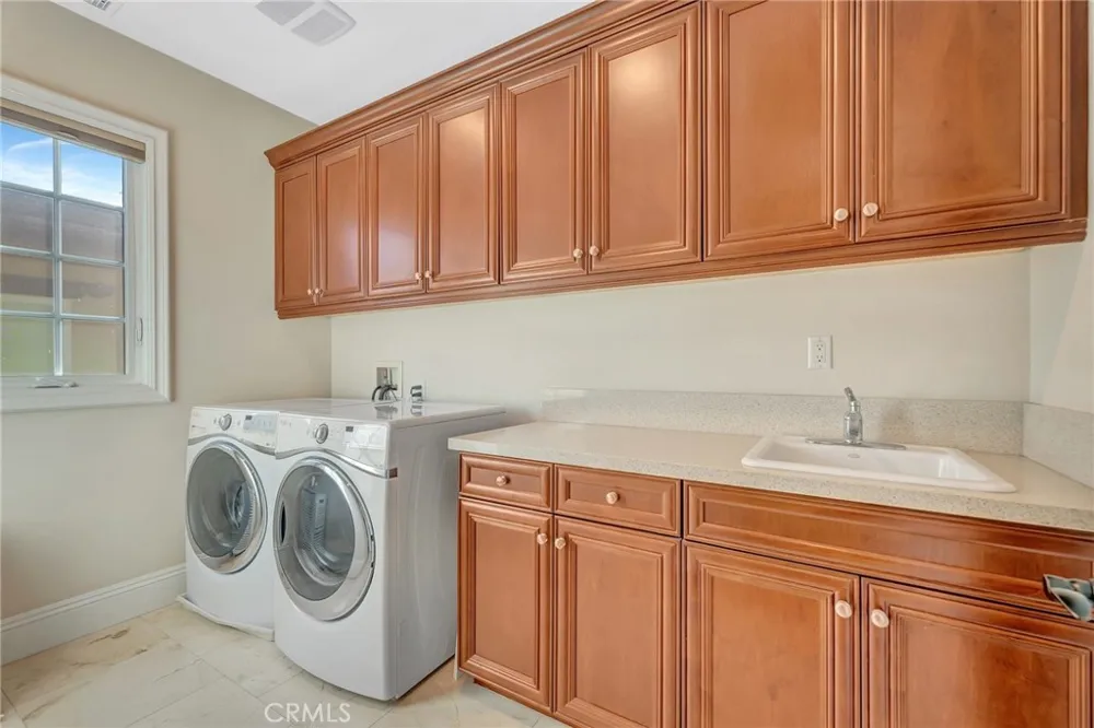17441 Suffolk Lane Huntington Beach, CA 92649