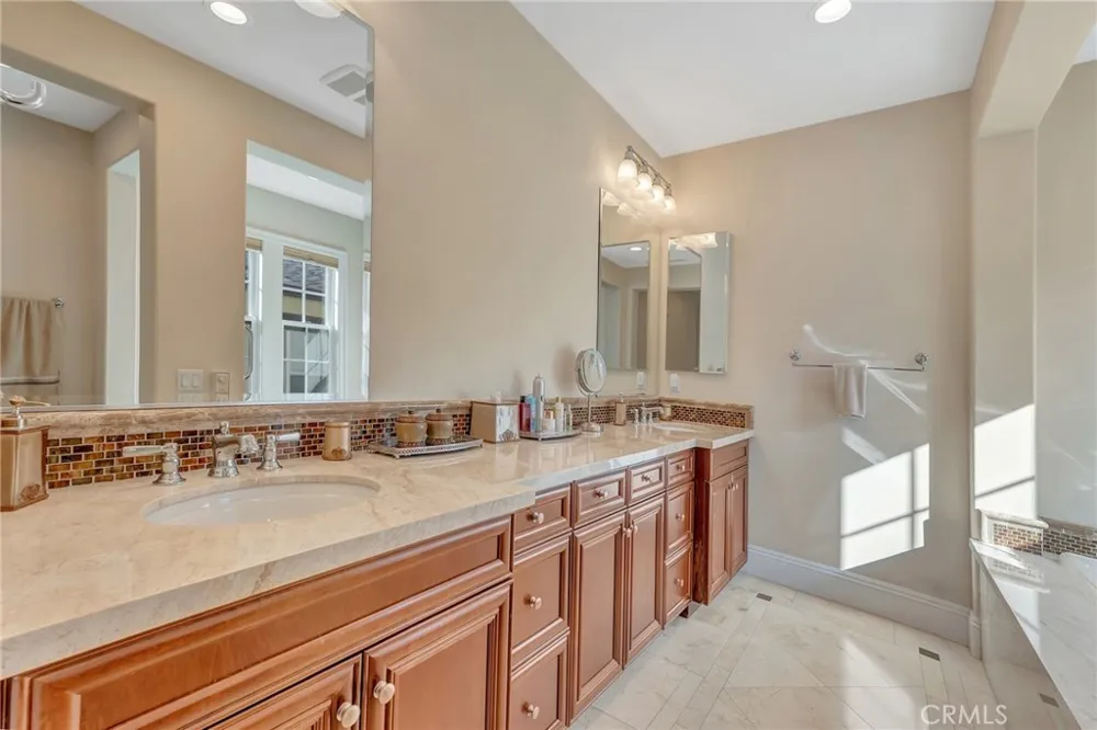17441 Suffolk Lane Huntington Beach, CA 92649