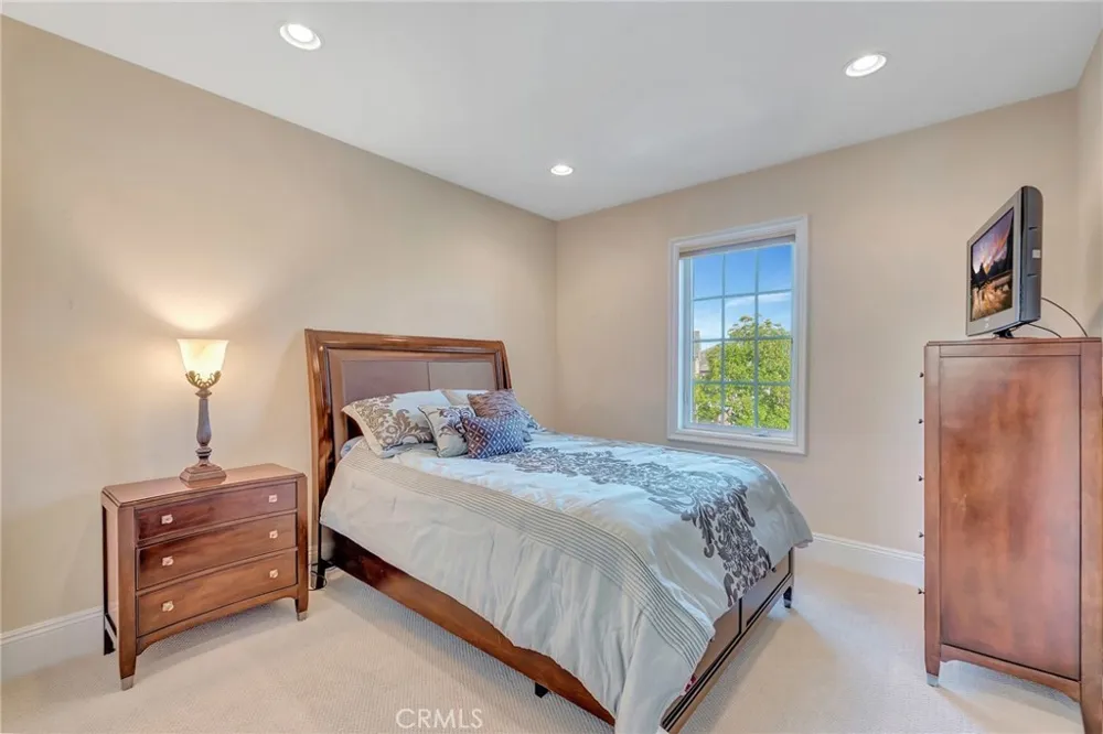 17441 Suffolk Lane Huntington Beach, CA 92649