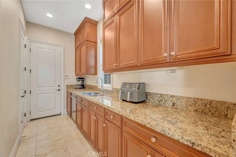 17441 Suffolk Lane Huntington Beach, CA 92649
