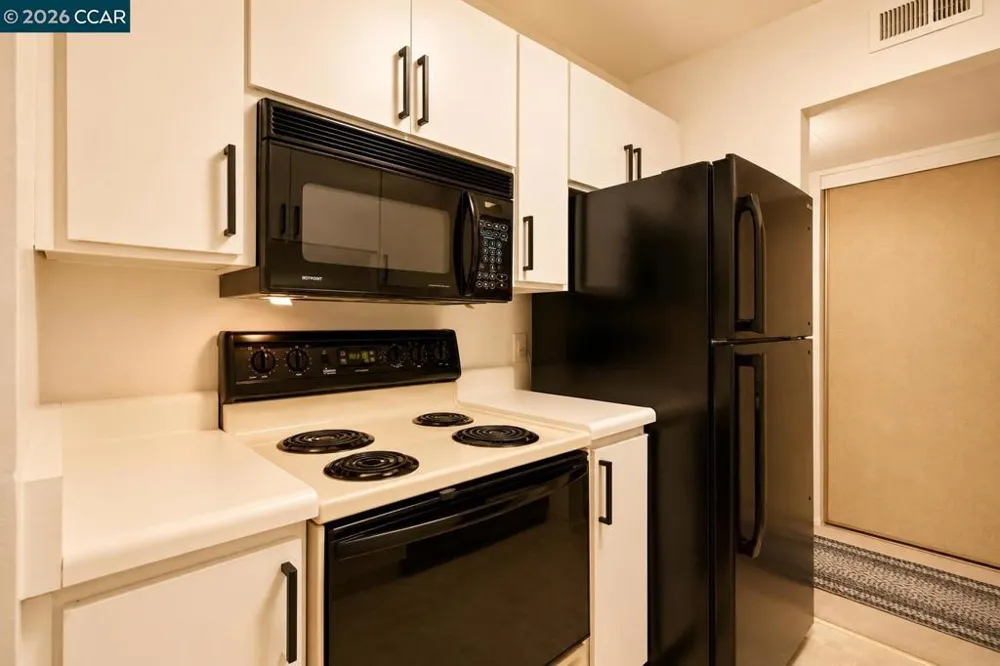 440 Civic Dr #203 Walnut Creek, CA 94596
