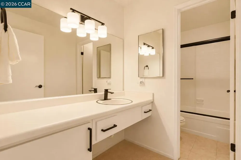 440 Civic Dr #203 Walnut Creek, CA 94596