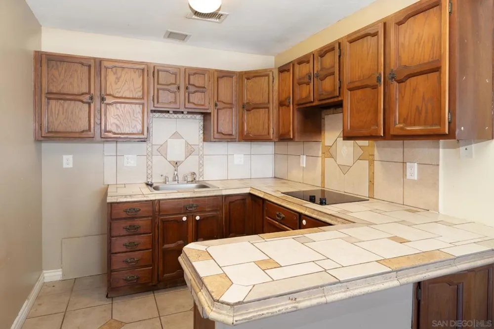 1460 E Lexington El Cajon, CA 92019