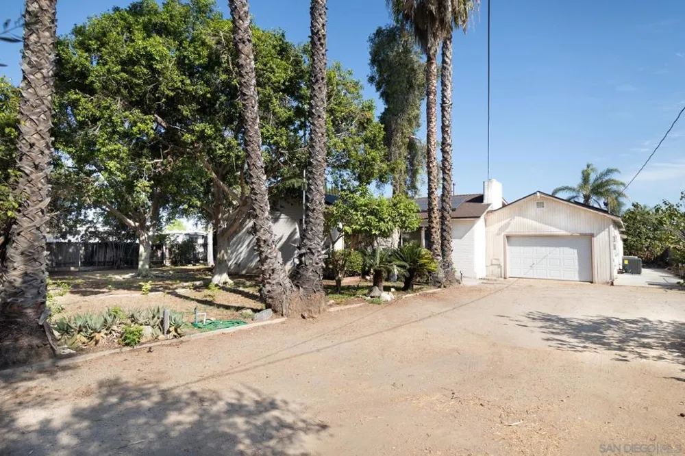 1460 E Lexington El Cajon, CA 92019