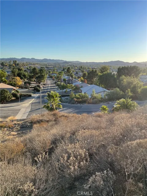 CREWS HILLS DR