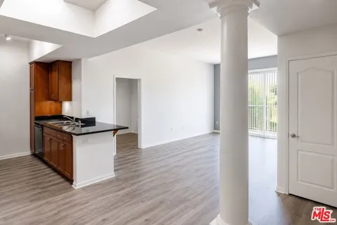 4060 Glencoe Avenue #312