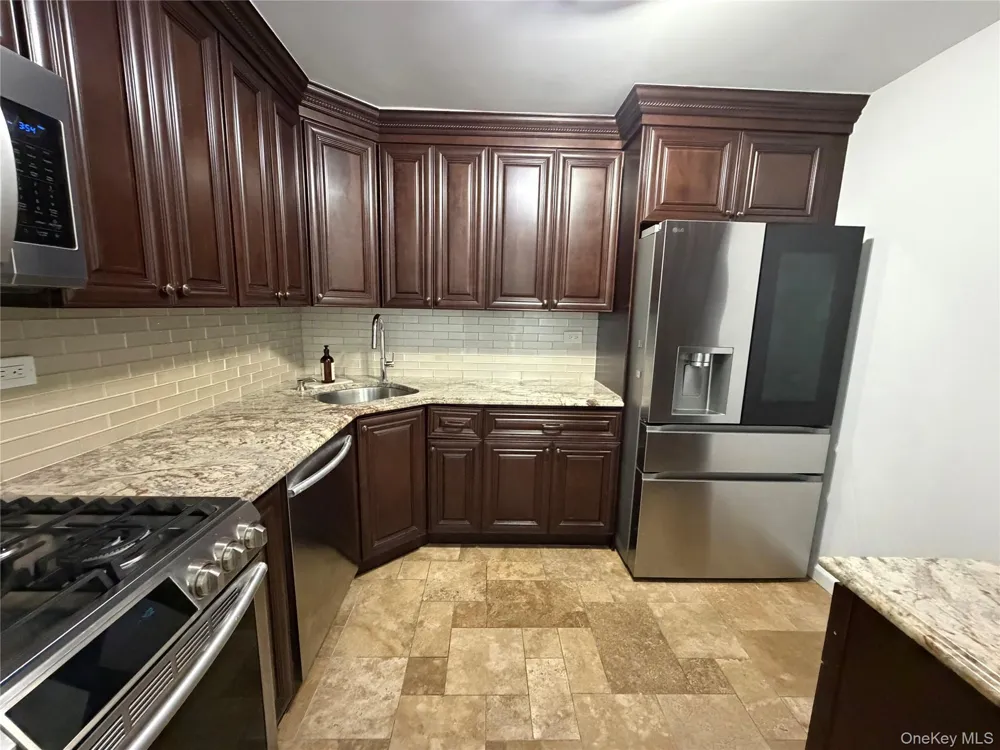 1 Bay Club Drive #19N Bayside, NY 11360