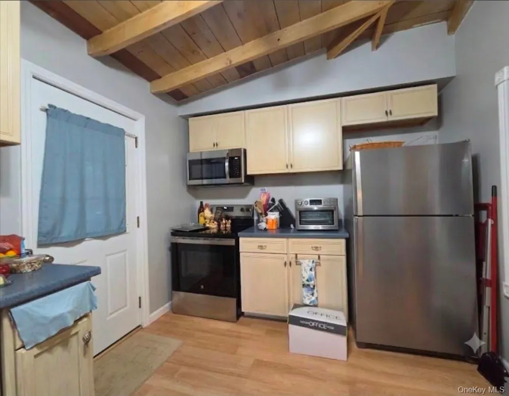 9 Hardenburg Road Pine Bush, NY 12566