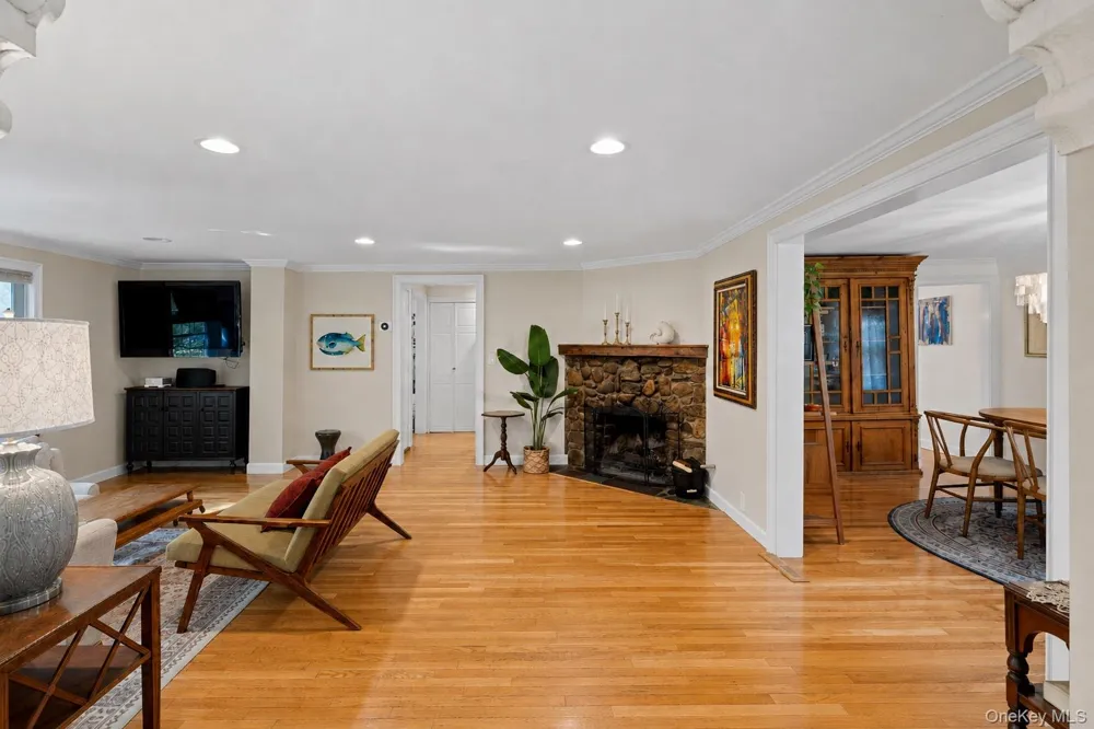 18 Walnut Avenue Setauket, NY 11733