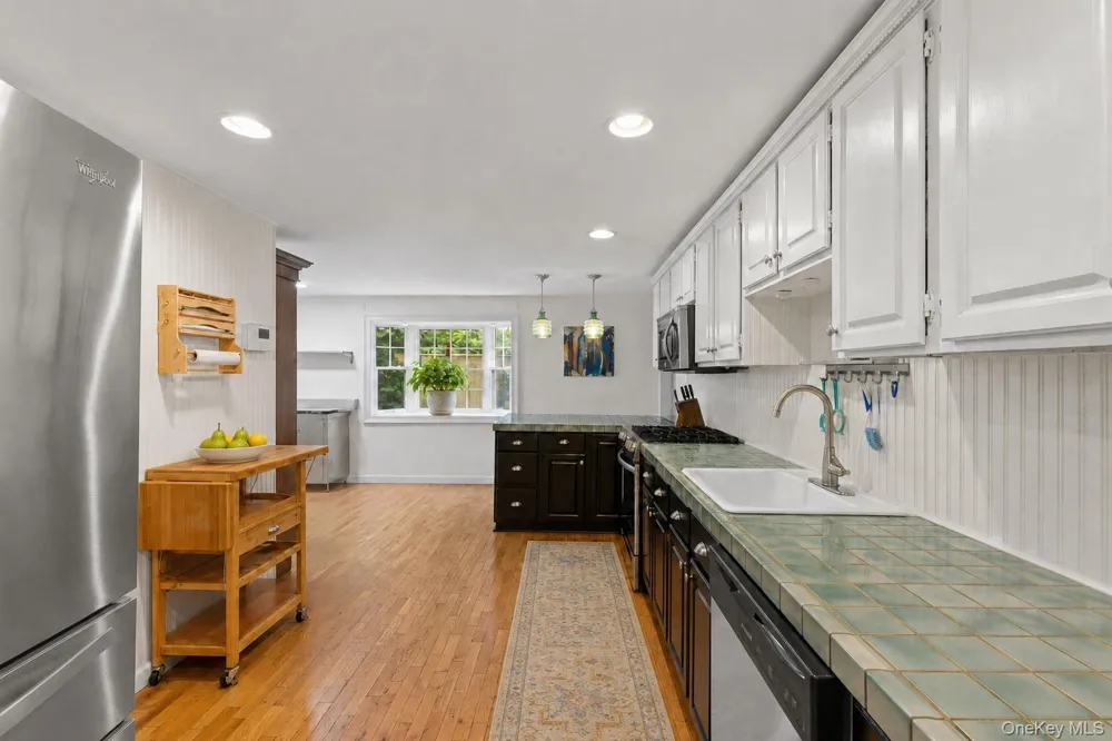 18 Walnut Avenue Setauket, NY 11733