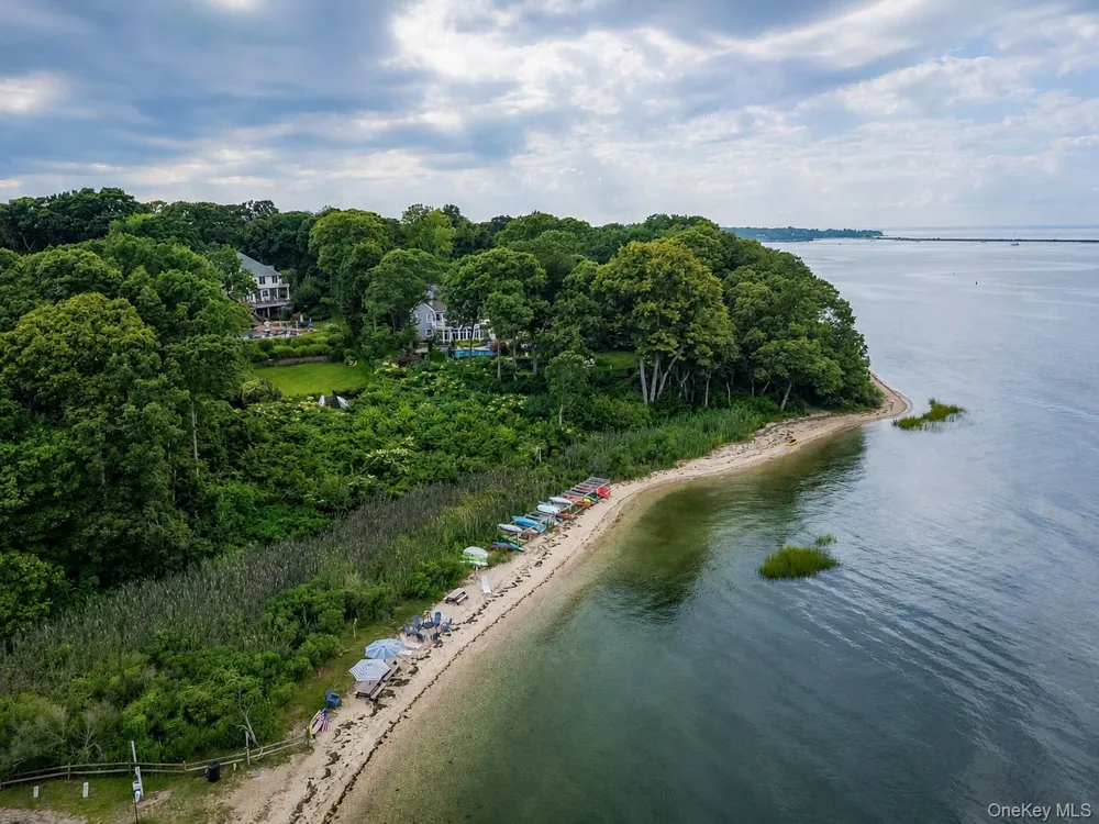 18 Walnut Avenue Setauket, NY 11733