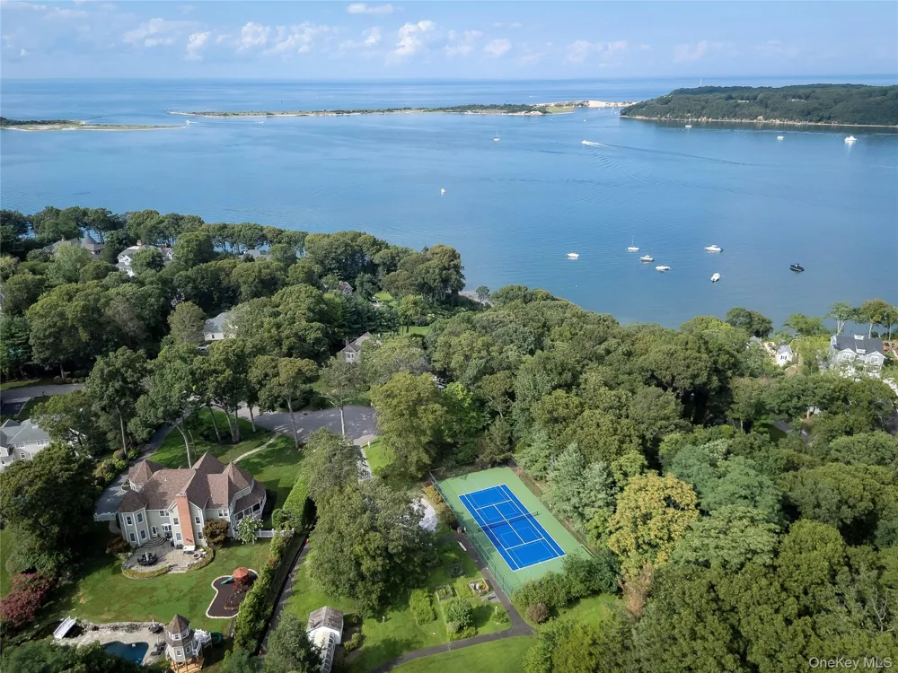 18 Walnut Avenue Setauket, NY 11733
