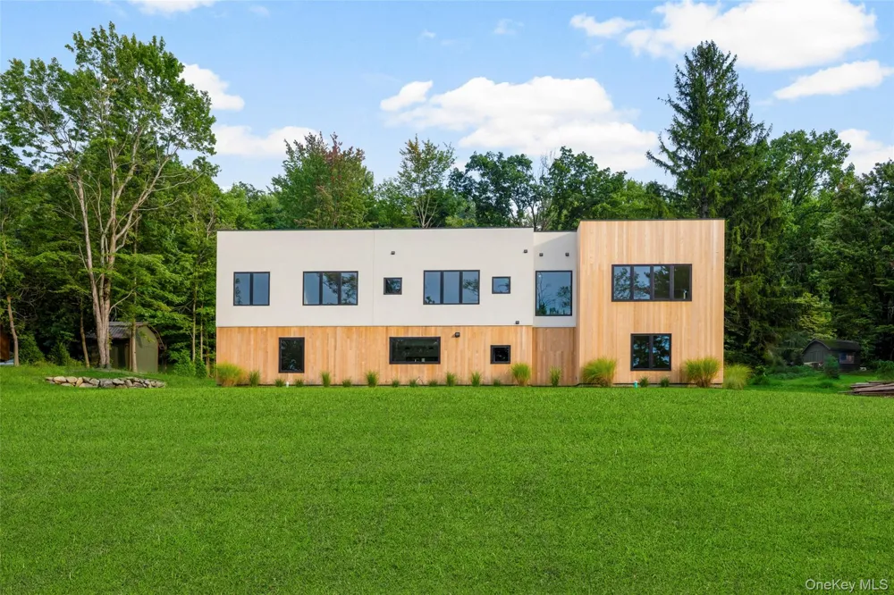 39 Mountain Lane Beacon, NY 12508
