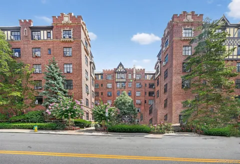 292 Main Street #6H