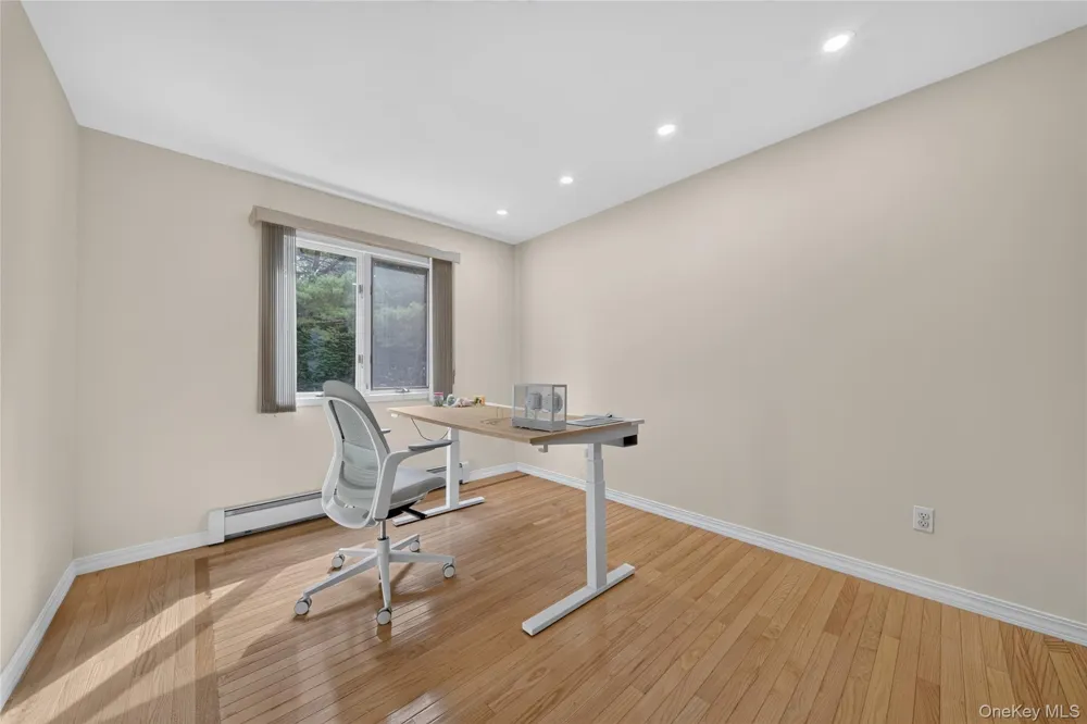 3 Pond Ridge Road Woodbury, NY 11797