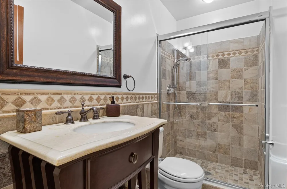 3 Pond Ridge Road Woodbury, NY 11797