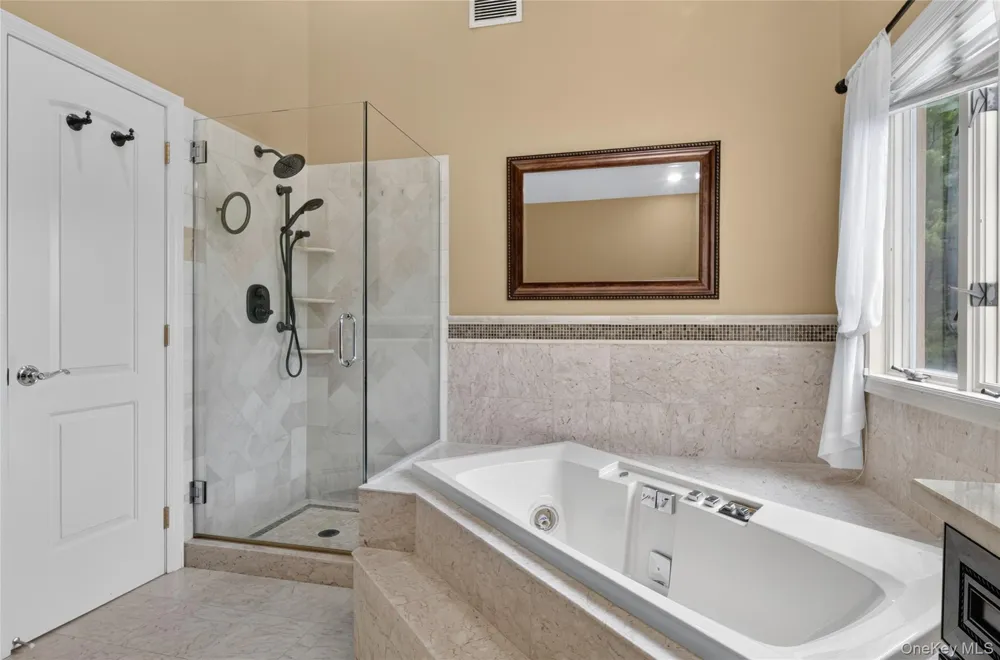 3 Pond Ridge Road Woodbury, NY 11797