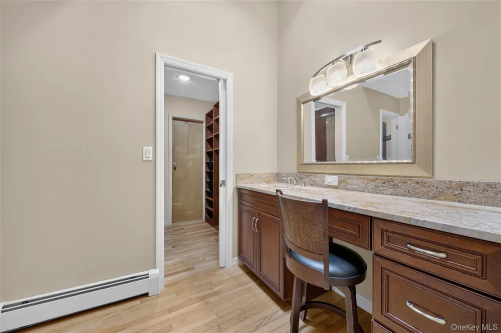 3 Pond Ridge Road Woodbury, NY 11797