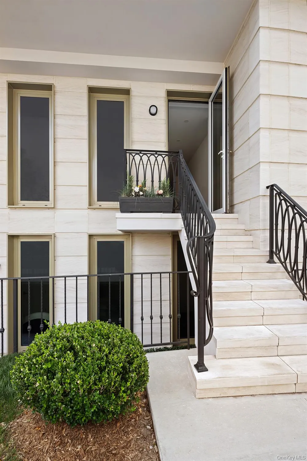 78-29 Austin Street #TH7 Forest Hills, NY 11375