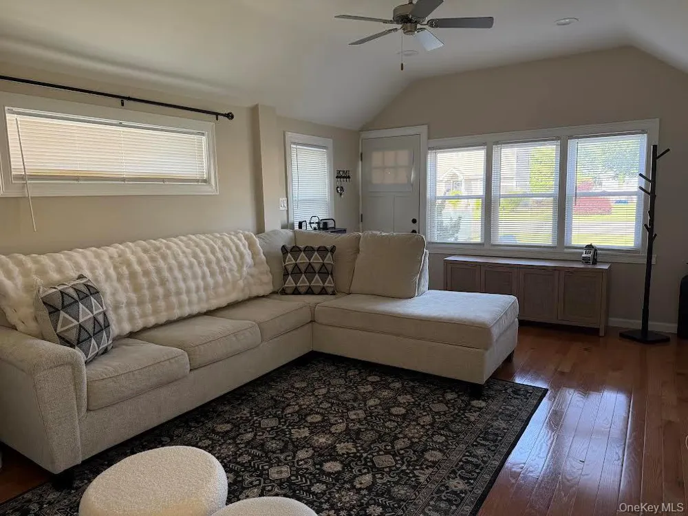 19 9th Avenue Huntington Station, NY 11746