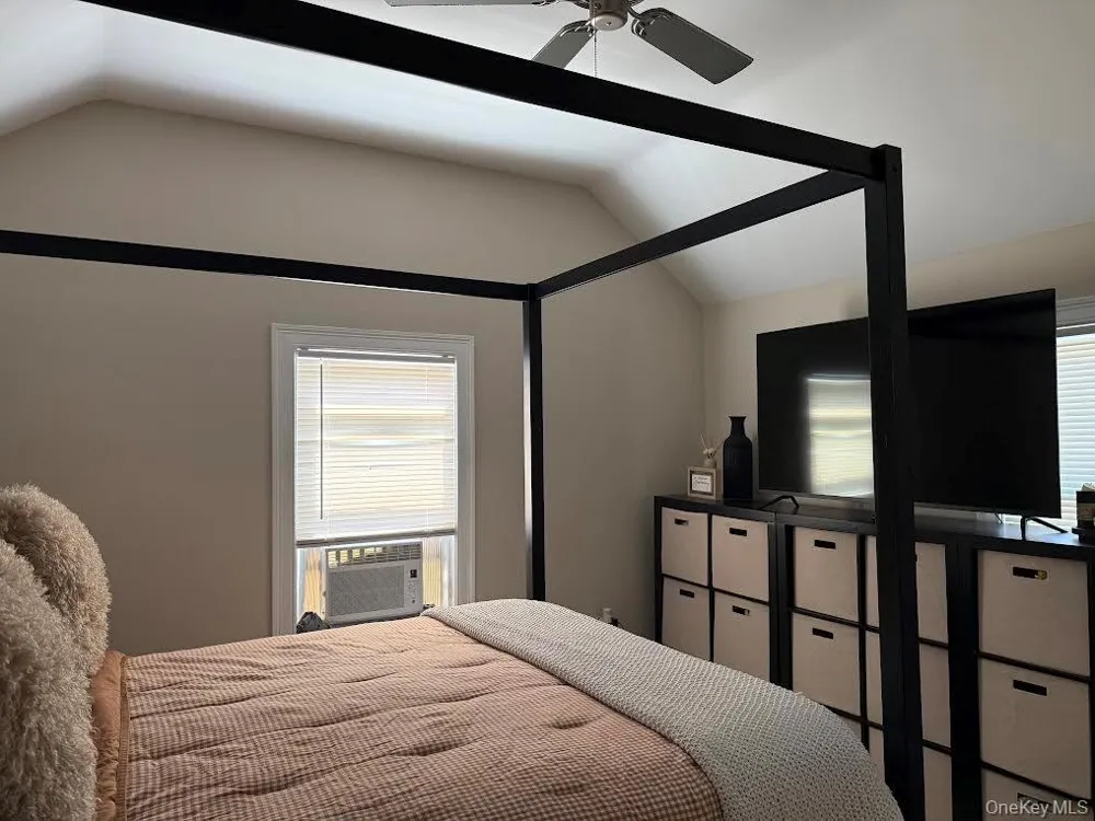 19 9th Avenue Huntington Station, NY 11746