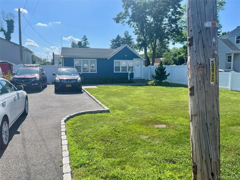 19 9th Avenue Huntington Station, NY 11746