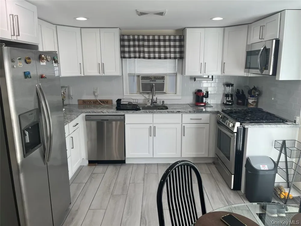 19 9th Avenue Huntington Station, NY 11746