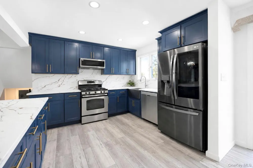 11 Verbena Court Hicksville, NY 11801