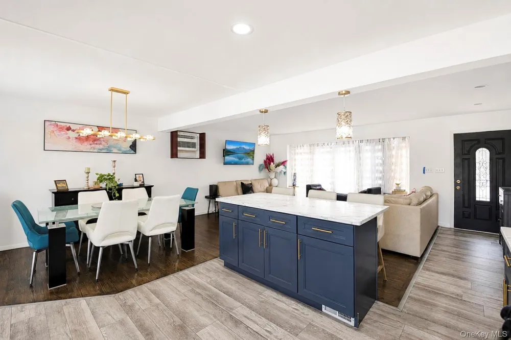 11 Verbena Court Hicksville, NY 11801