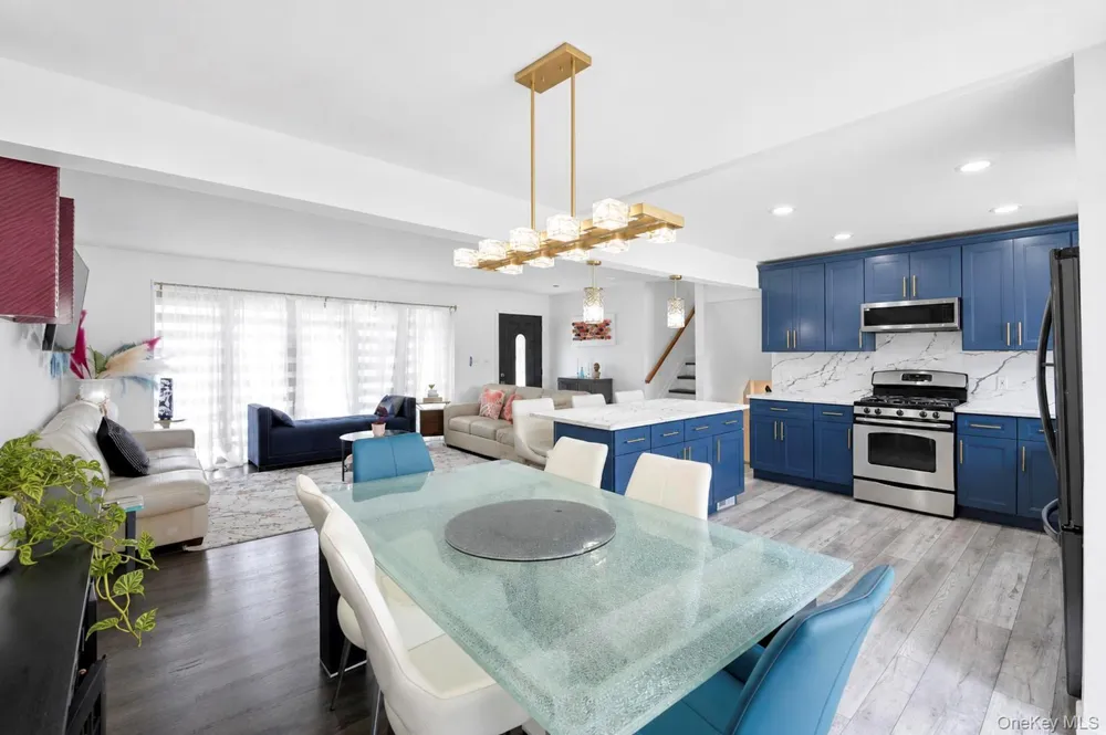 11 Verbena Court Hicksville, NY 11801