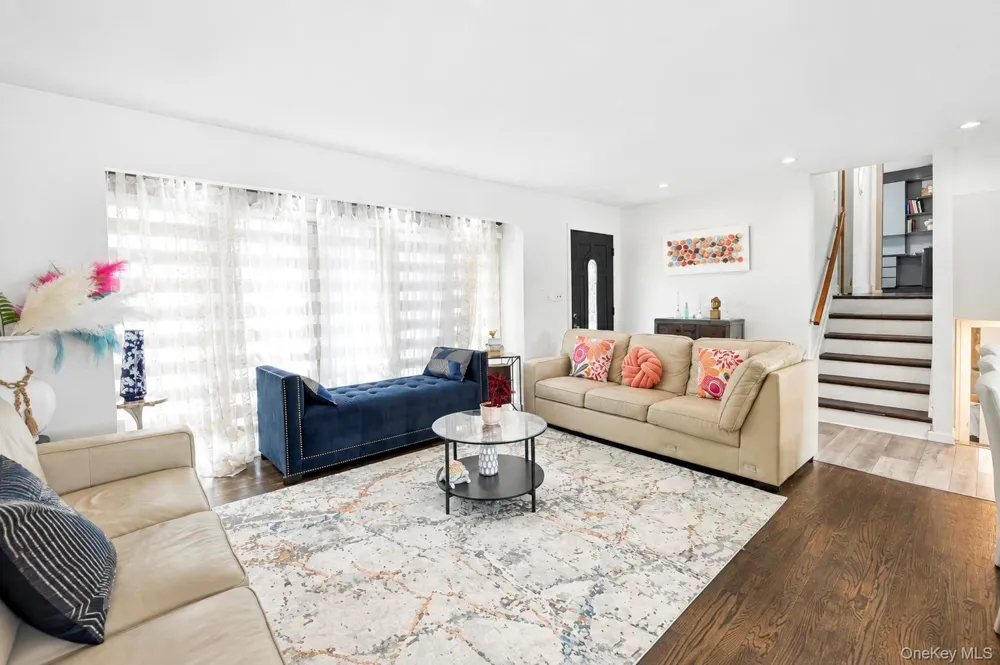 11 Verbena Court Hicksville, NY 11801